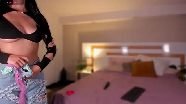 Violeta dh online show from 11, 4, 2026