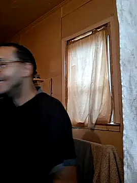 ThrowedWorldWide online show from 2, 12, 2025