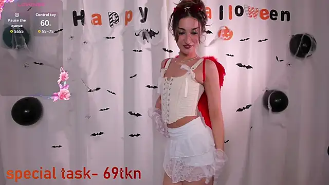 Snapshot of softly_bold chatting on 27, 10, 2025 softly bold online show from 27, 10, 2025