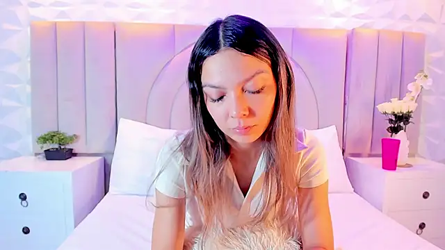 celestebellmont online show from 12, 11, 2025