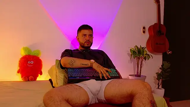 TomSloam online show from 12, 11, 2025