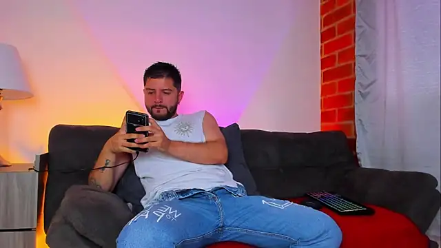 TomSloam online show from 17, 10, 2025