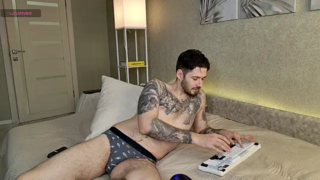 coupleeyess online show from 4, 4, 2026