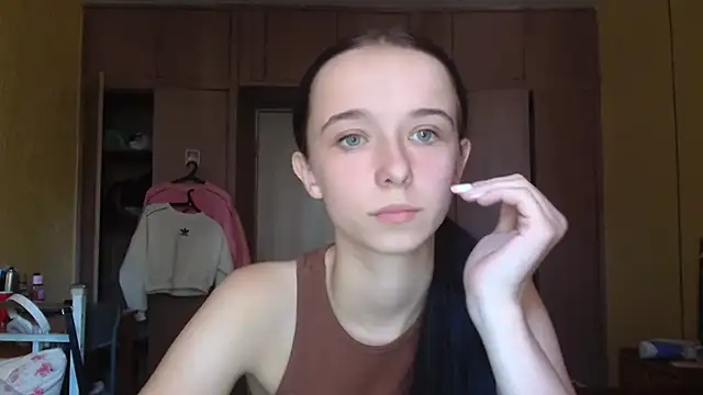 Emilia Light online show from 5, 10, 2025