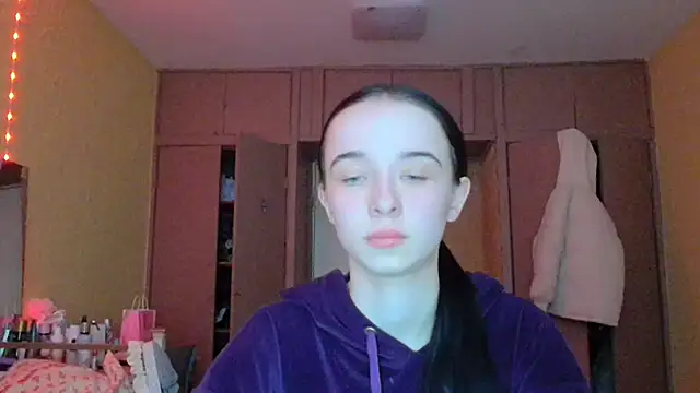 Emilia Light online show from 2, 3, 2026