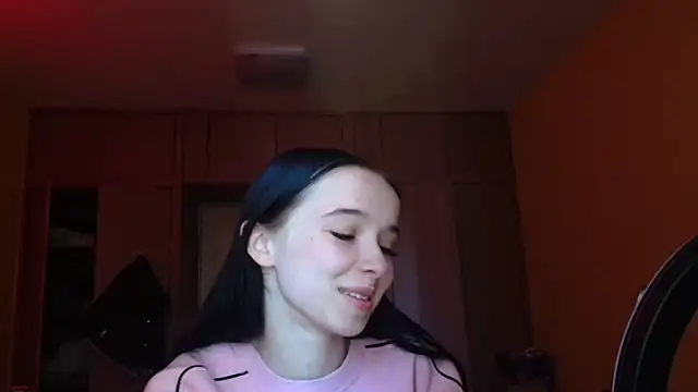 Emilia Light online show from 22, 4, 2026
