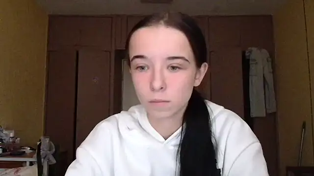 Emilia Light online show from 21, 10, 2025