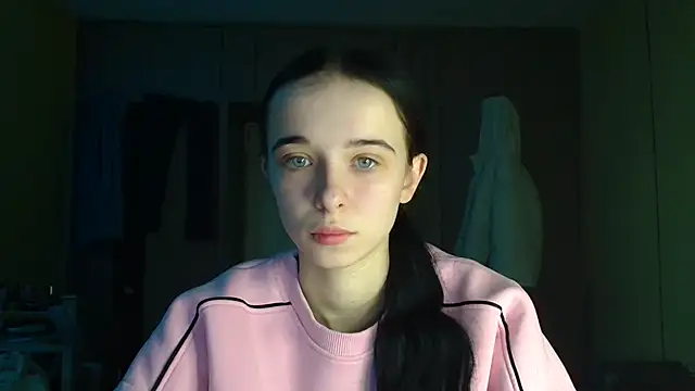 Emilia Light online show from 19, 12, 2025