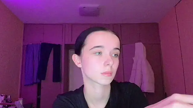 Emilia Light online show from 18, 12, 2025