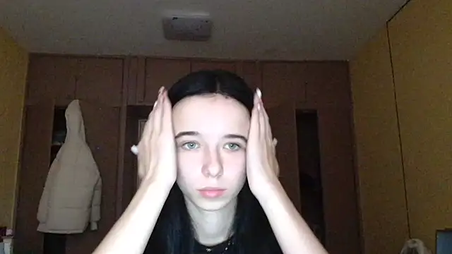 Emilia Light online show from 3, 11, 2025