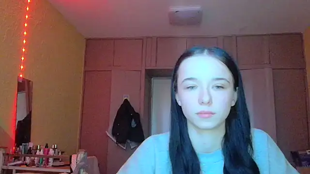 Emilia Light online show from 15, 4, 2026