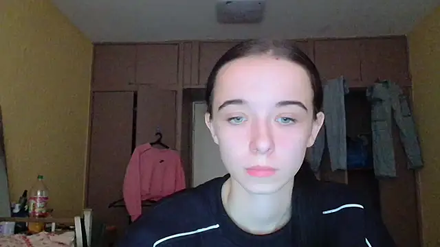 Emilia Light online show from 18, 10, 2025