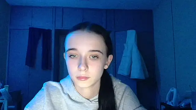 Emilia Light online show from 20, 12, 2025