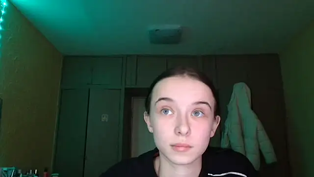 Emilia Light online show from 13, 2, 2026