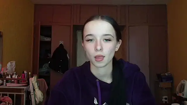 Emilia Light online show from 21, 4, 2026