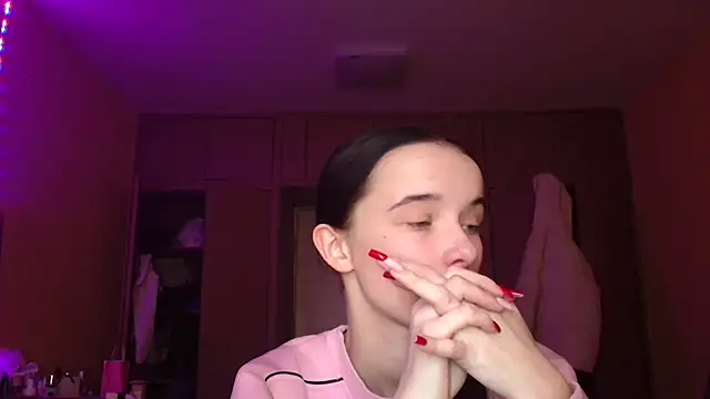 Emilia Light online show from 3, 3, 2026