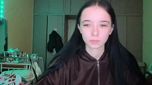 Emilia Light online show from 31, 3, 2026