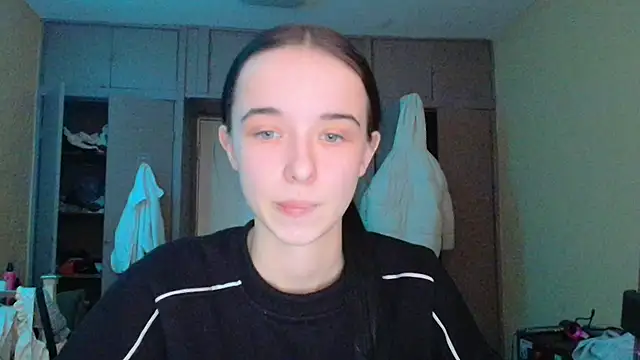 Emilia Light online show from 16, 2, 2026