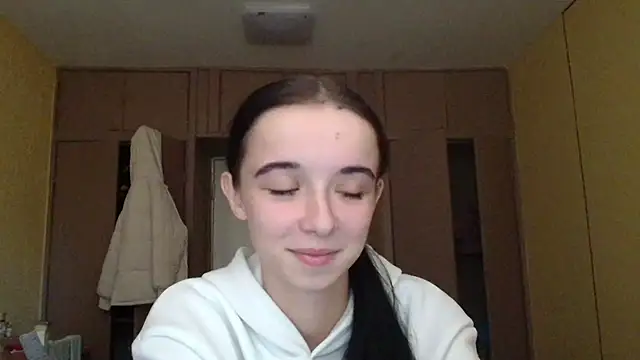 Emilia Light online show from 31, 10, 2025