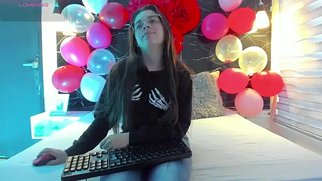 ZOE LE online show from 14, 2, 2026