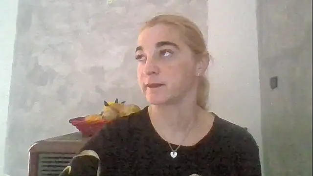 GoldenAngelMilf online show from 22, 4, 2026