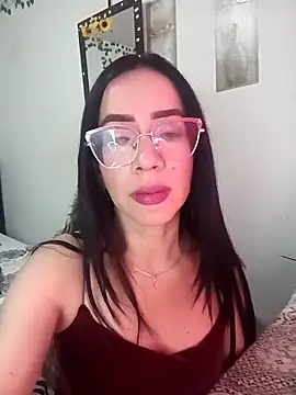 YaraDuartee online show from 4, 3, 2026