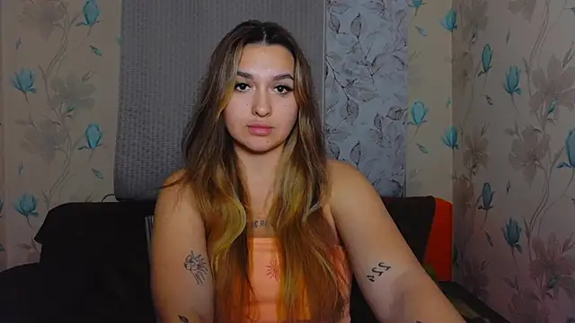 Snapshot of YourEmily_xx chatting on 3, 10, 2025 YourEmily xx online show from 3, 10, 2025