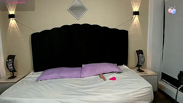 GabySweett  online show from 2, 12, 2025