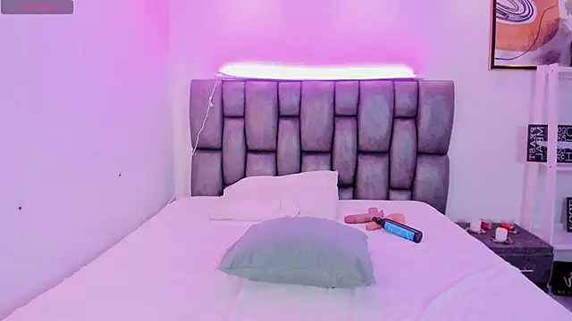 Caroline Millerr online show from 2, 2, 2026