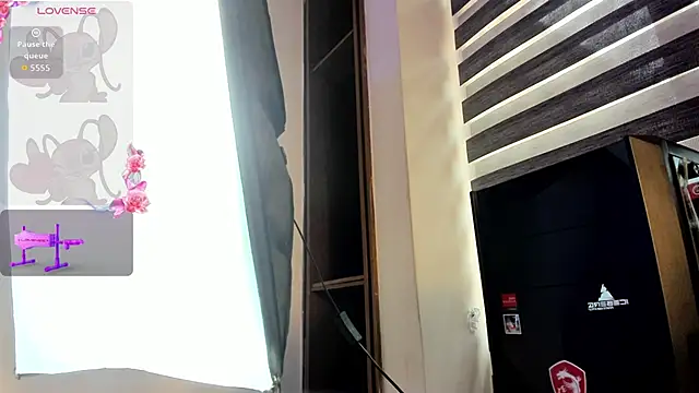 Caroline Millerr online show from 24, 11, 2025