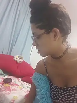 Sexyyeyes244 online show from 5, 2, 2026