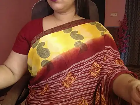 Queen Homaira online show from 15, 10, 2025