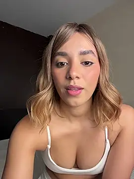 Capricho 01 online show from 13, 3, 2026