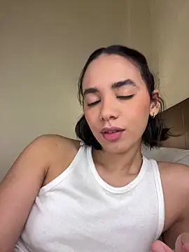 Capricho 01 online show from 10, 10, 2025