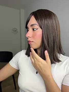 Capricho 01 online show from 9, 4, 2026