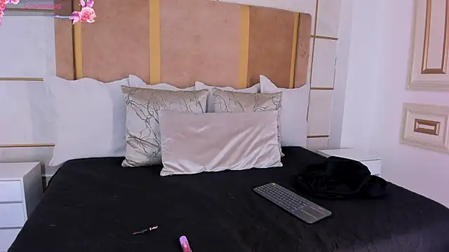 NaylaGrey online show from 5, 12, 2025