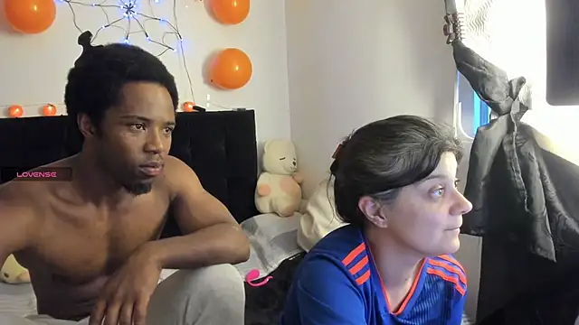 Snapshot of Yin_yang_hot chatting on 22, 10, 2025 Yin yang hot online show from 22, 10, 2025