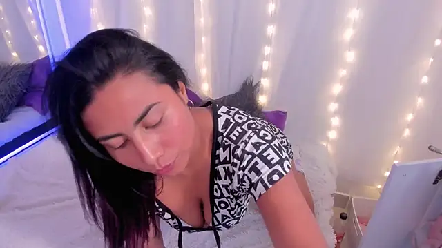 Snapshot of Olivia_Morrys chatting on 15, 5, 2026 Olivia Morrys online show from 15, 5, 2026