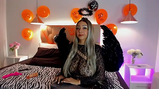 Angelina Roa online show from 31, 10, 2025