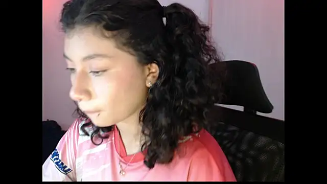 Ivonnybonn online show from 4, 11, 2025