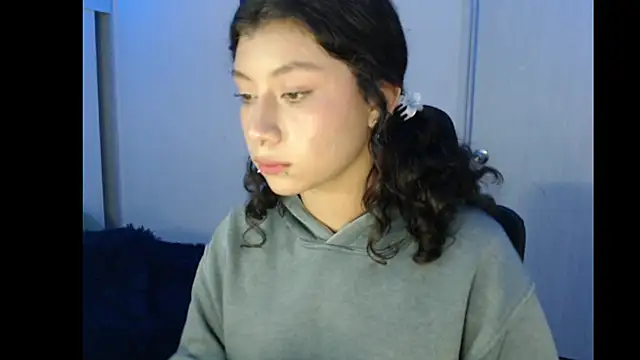 Ivonnybonn online show from 5, 11, 2025