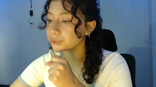 Ivonnybonn online show from 24, 10, 2025