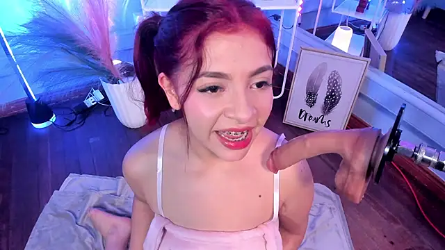 KathiaSaenz  online show from 4, 11, 2025