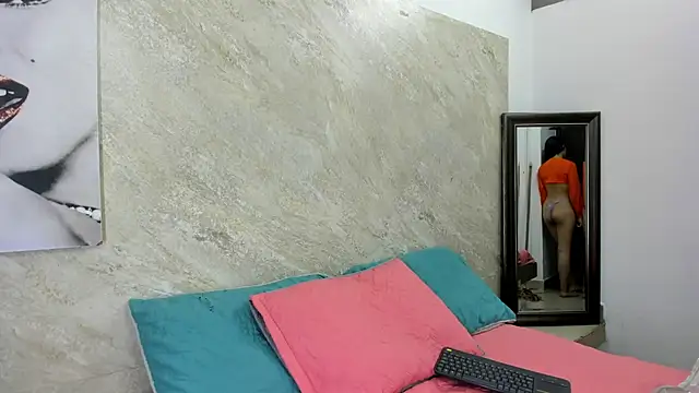 Snapshot of Chanel-munoz chatting on 25, 11, 2025 Chanel-munoz online show from 25, 11, 2025