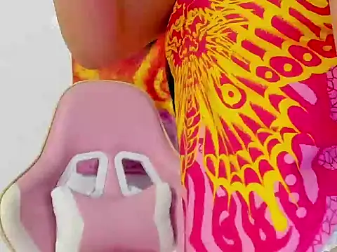 Snapshot of isa_martinexxx chatting on 5, 11, 2025 isa martinexxx online show from 5, 11, 2025