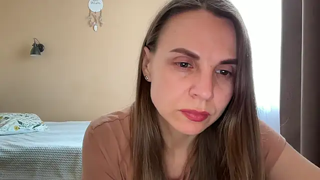 AnnieLove7722 online show from 16, 6, 2026