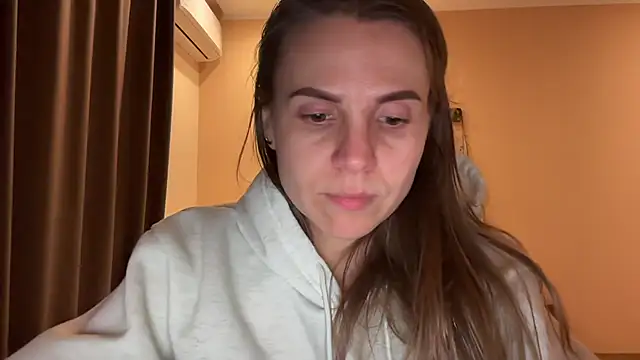 AnnieLove7722 online show from 13, 1, 2026