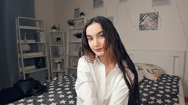 Snapshot of EmmaBuffley chatting on 31, 10, 2025 EmmaBuffley online show from 31, 10, 2025