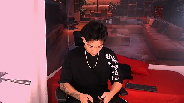 Snapshot of RomeoMillerr chatting on 1, 12, 2025 RomeoMillerr online show from 1, 12, 2025