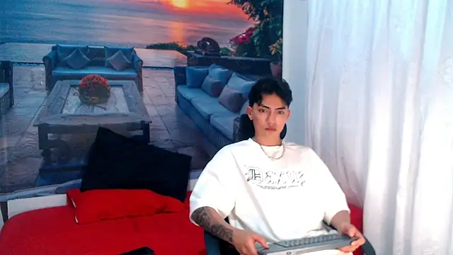 Snapshot of RomeoMillerr chatting on 7, 1, 2026 RomeoMillerr online show from 7, 1, 2026